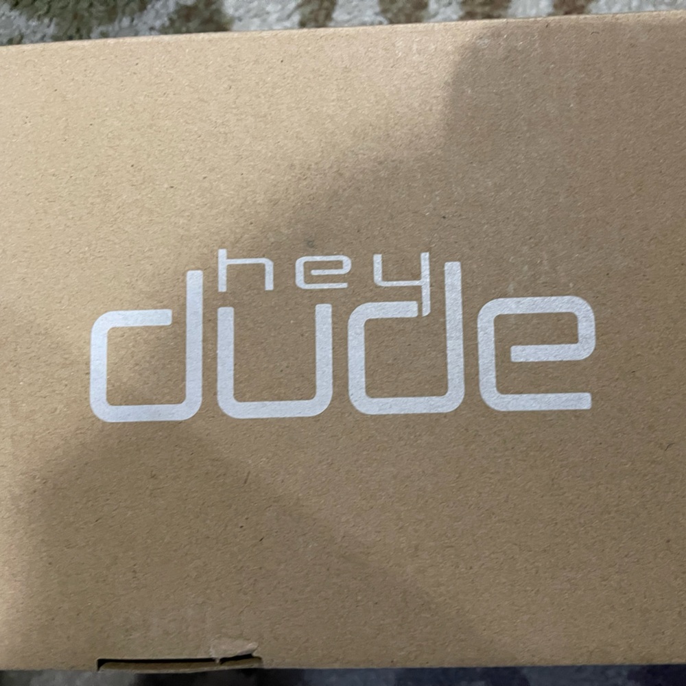 Hey Dude Size 9 Fun lines white NWOT - Picture 4 of 5